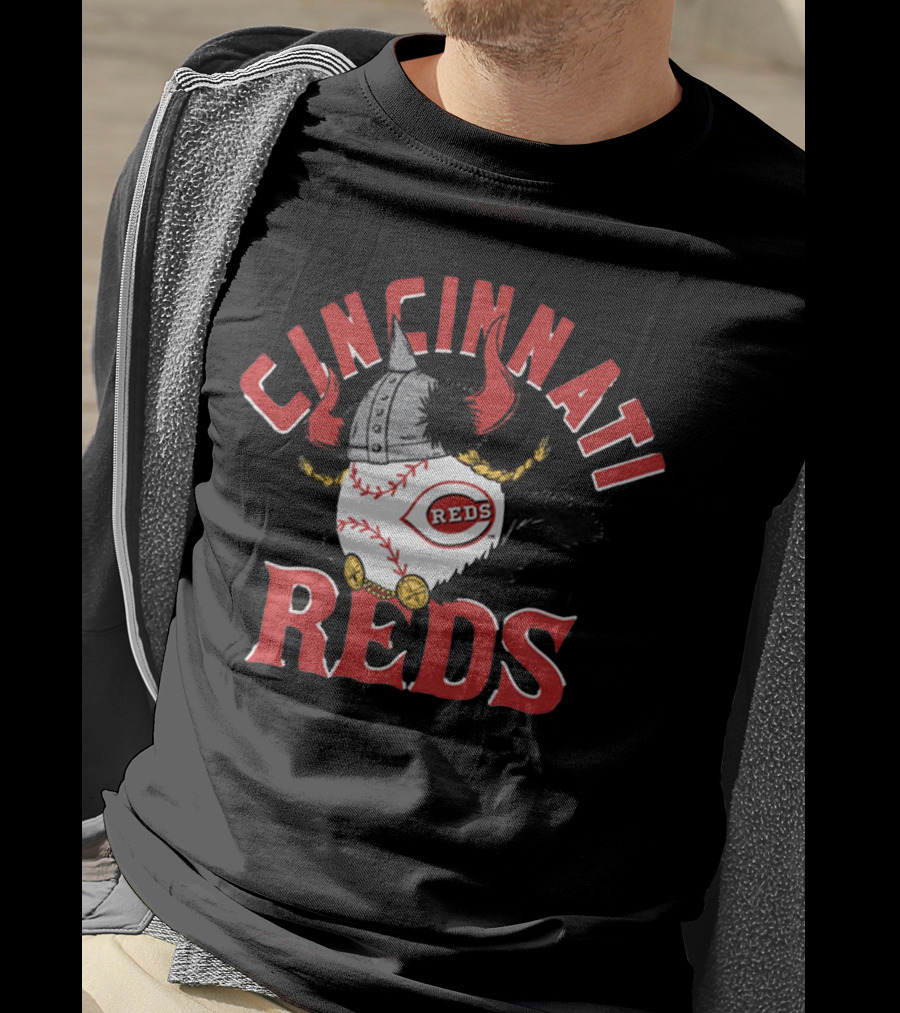 Cincinnati Reds Viking Baseball Helmet And Horns T-Shirt