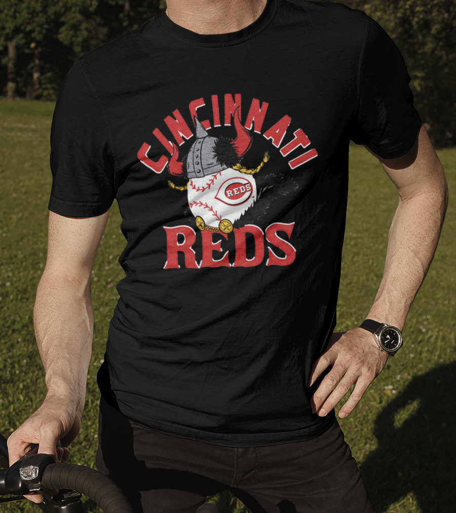 Cincinnati Reds Viking Baseball Helmet And Horns T-Shirt
