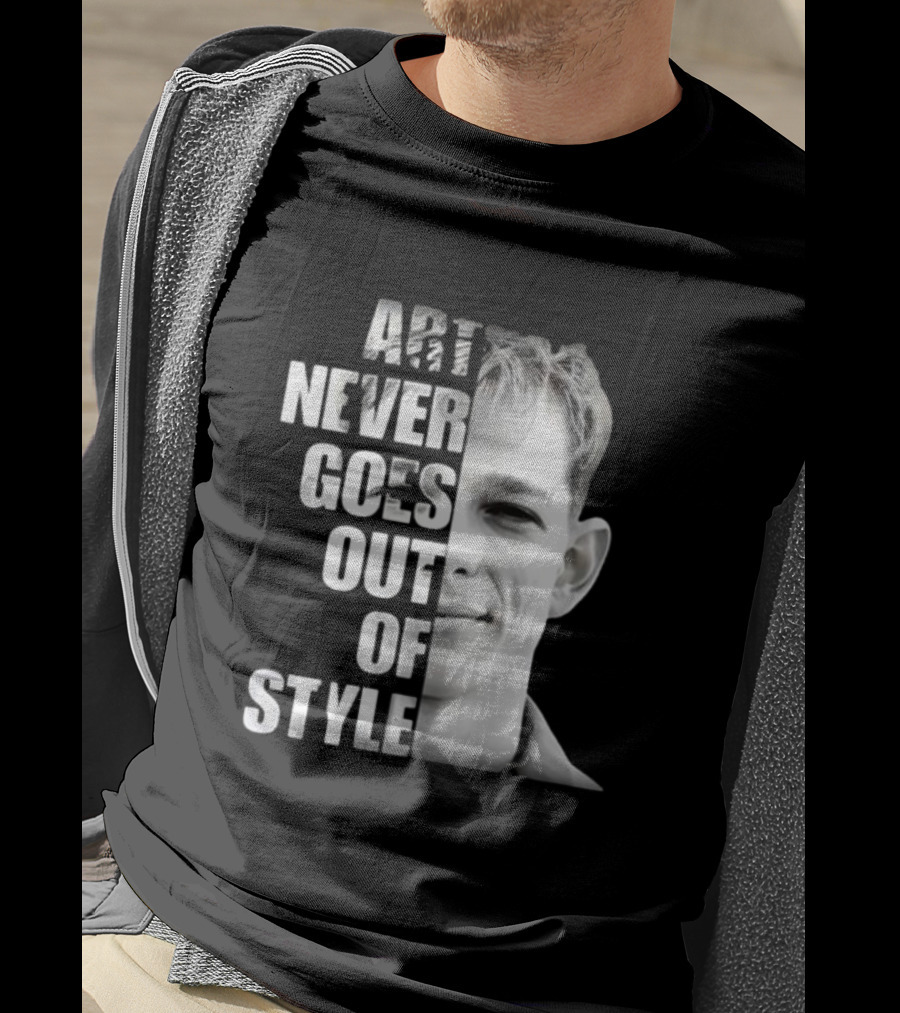 Art Never Goes Out Of Style Iconic Portrait Half Face T-Shirt