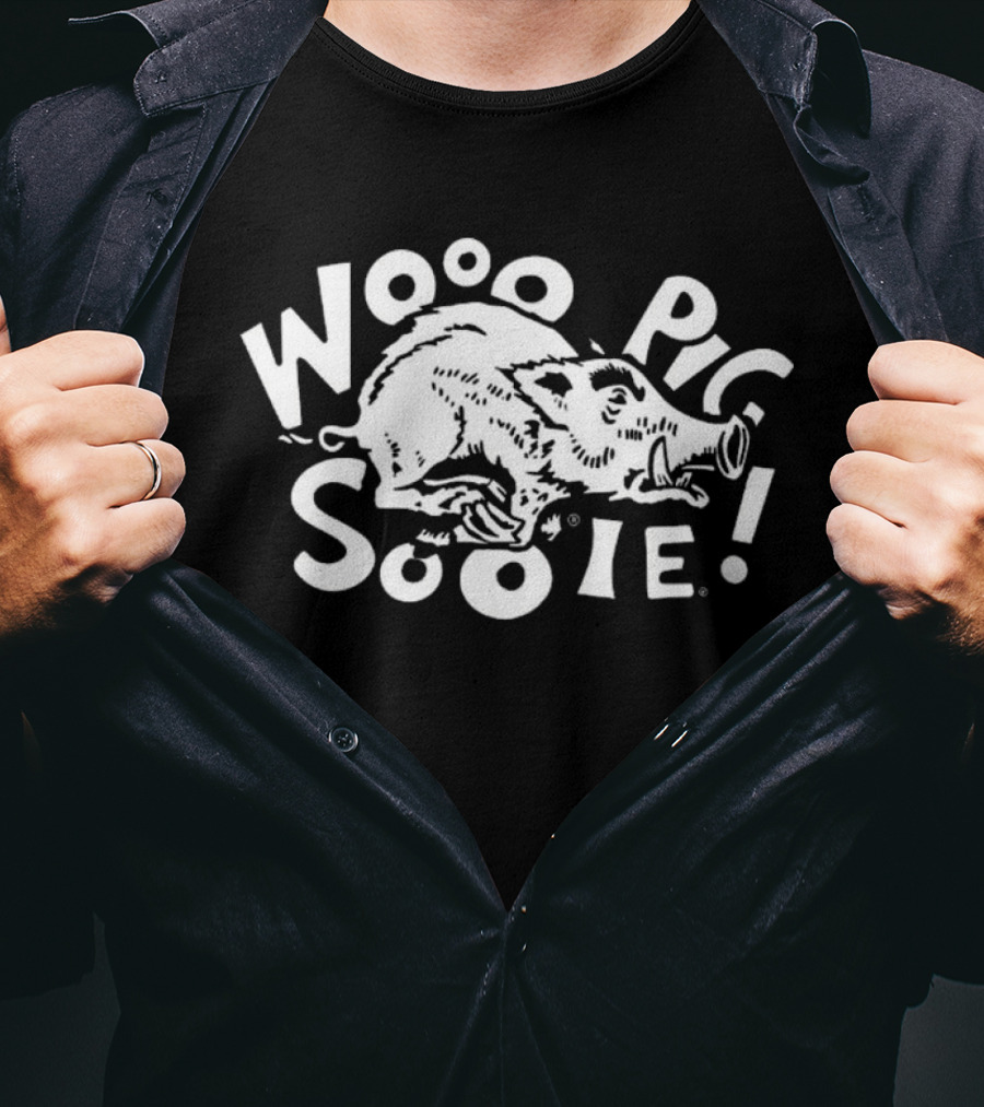 Woo Pig Sooie Arkansas Razorbacks Matt Mitchell T-Shirt