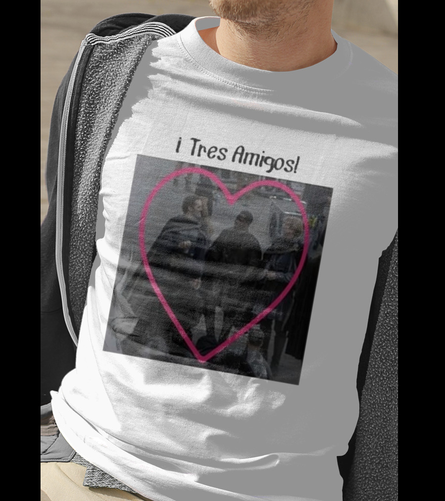 Martyn Reyne I Tres Amigos Aegon’s Friends Heart Scene T-Shirt