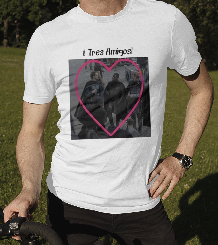 Martyn Reyne I Tres Amigos Aegon’s Friends Heart Scene T-Shirt
