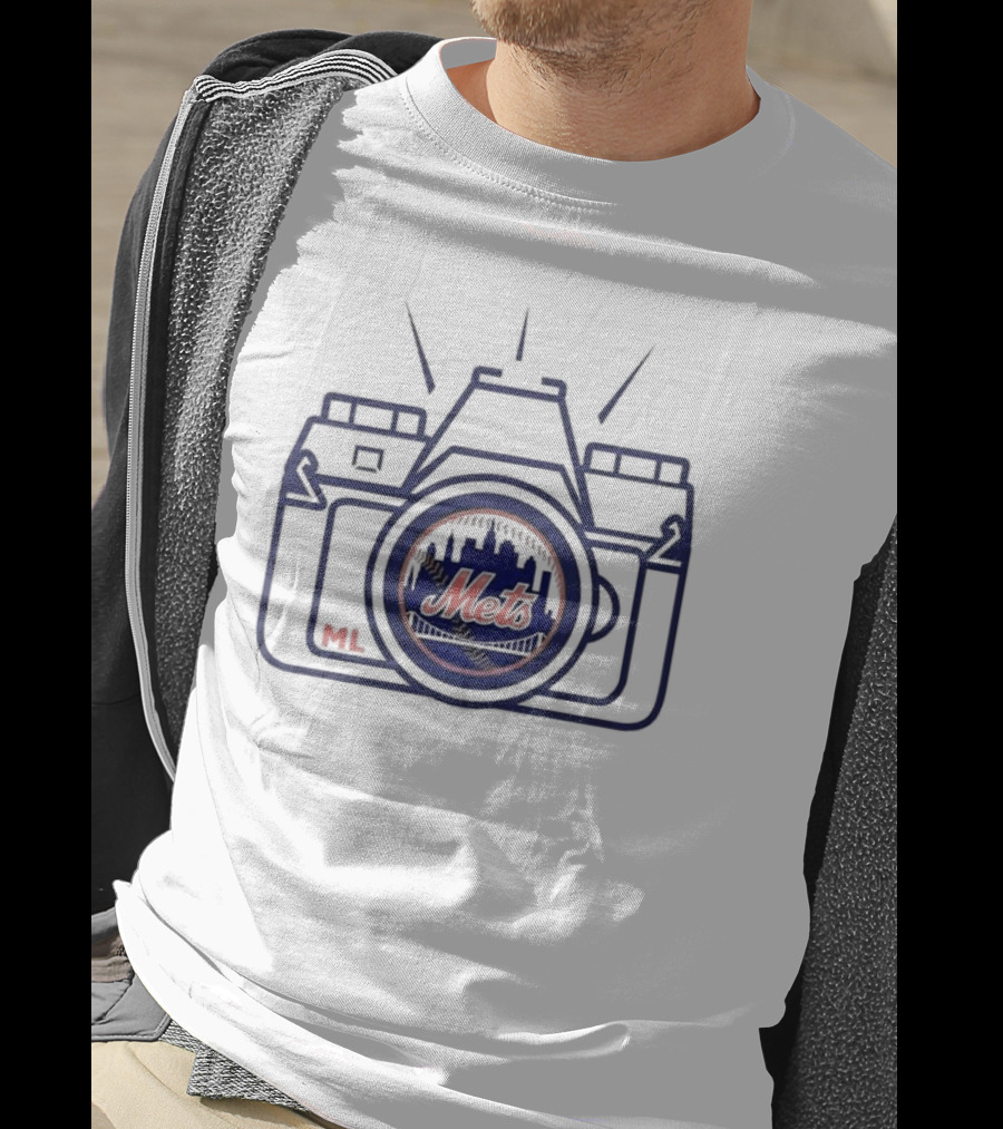 New York Mets Camera Logo With Skyline And Bridge M.L T-Shirt