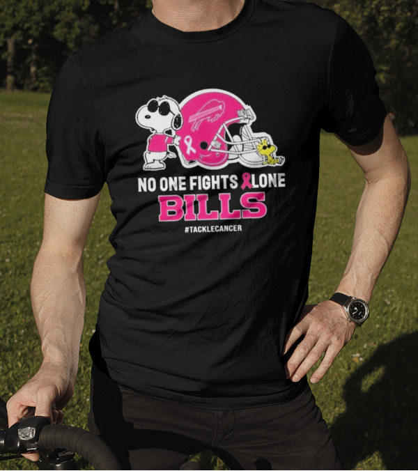 Snoopy And Woodstock No One Fights Alone Buffalo Bills #TackleCancer T-Shirt