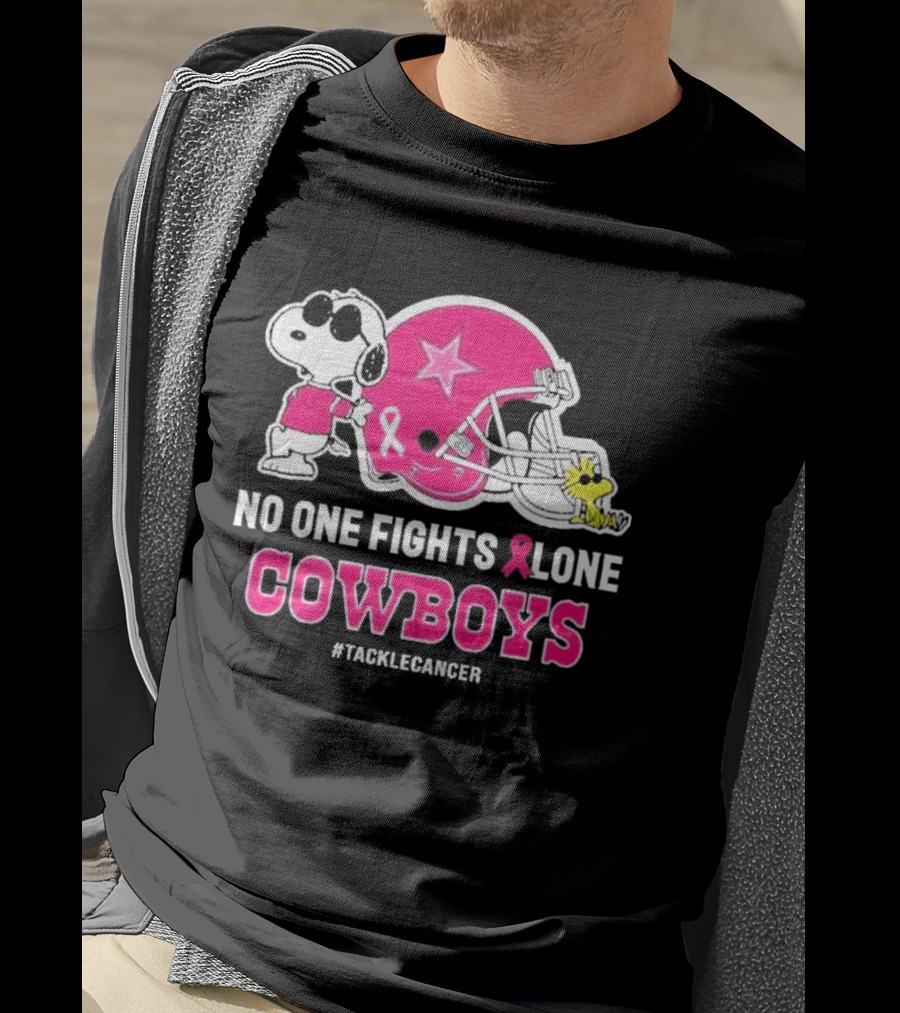 Snoopy And Woodstock No One Fights Alone Cowboys #TackleCancer T-Shirt
