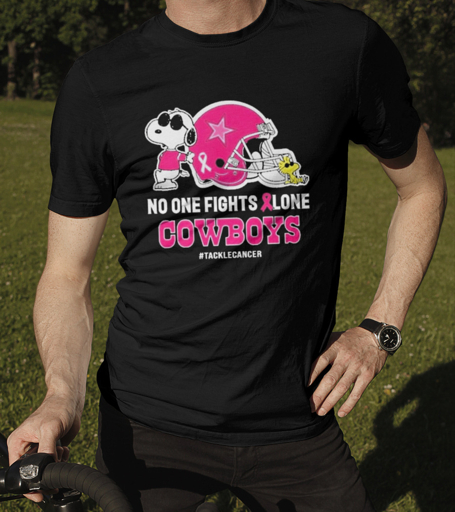 Snoopy And Woodstock No One Fights Alone Cowboys #TackleCancer T-Shirt