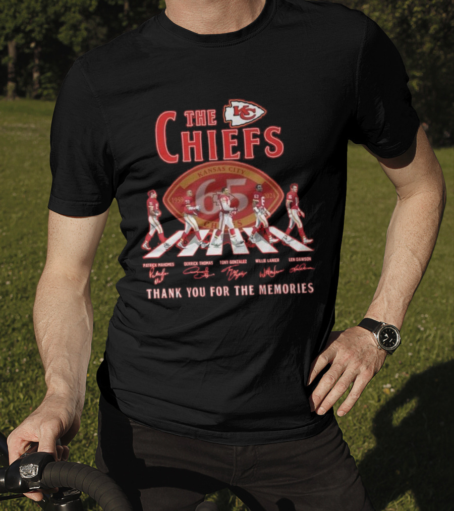 The Kansas City Chiefs 65 Years Thank You For The Memories Patrick Mahomes Derrick Thomas Tony Gonzalez Willie Lanier Len Dawson Abbey Road Signatures T-Shirt