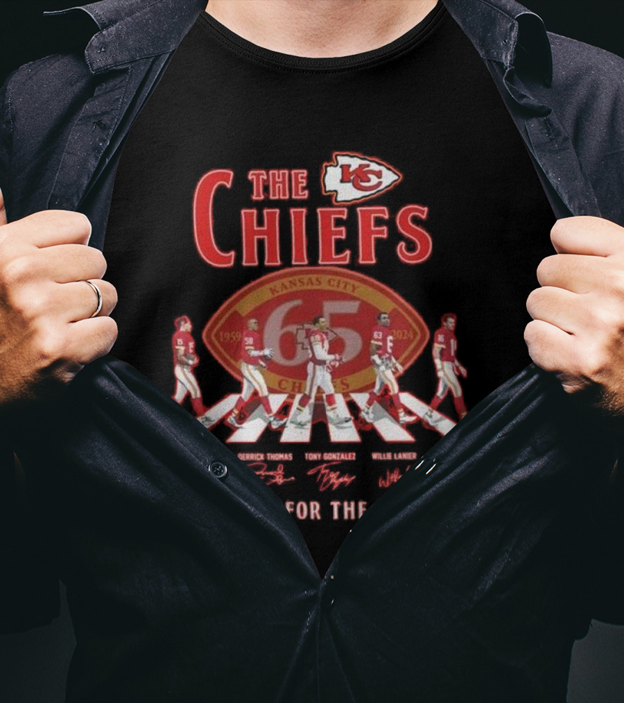 The Kansas City Chiefs 65 Years Thank You For The Memories Patrick Mahomes Derrick Thomas Tony Gonzalez Willie Lanier Len Dawson Abbey Road Signatures T-Shirt