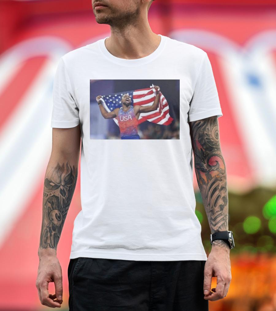USA Track Champion Noah Lyles Celebrates 100M Victory Paris Olympics T-Shirt