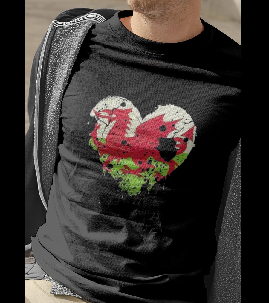 Love Flag Wales Welsh Football Rugby Heart Dragon T-Shirt