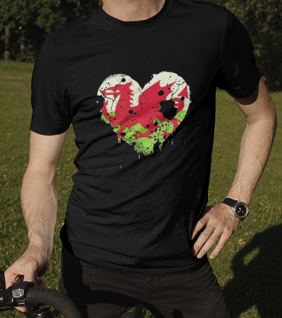 Love Flag Wales Welsh Football Rugby Heart Dragon T-Shirt