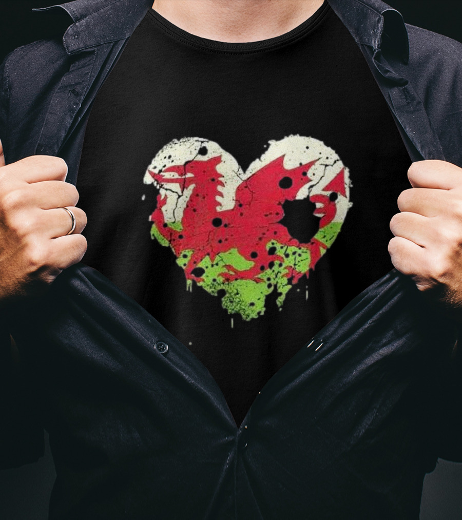 Love Flag Wales Welsh Football Rugby Heart Dragon T-Shirt