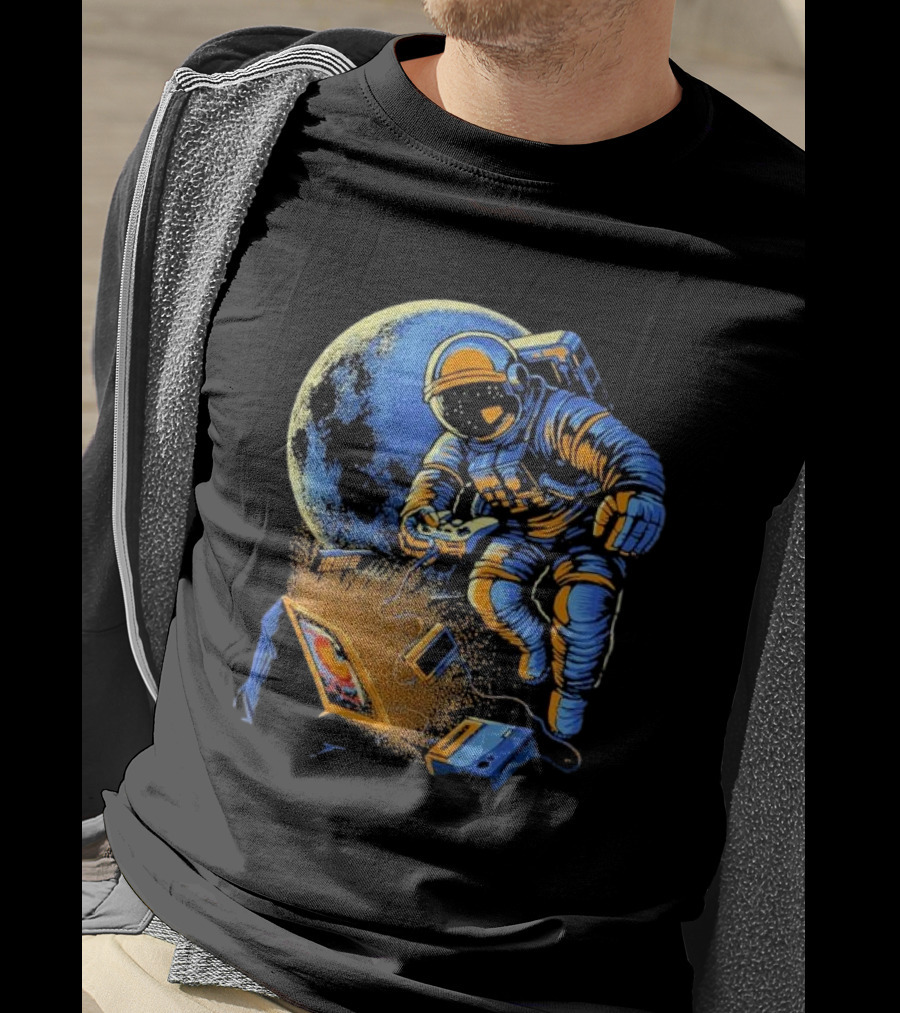 Space Arcade Astronaut Gamer Adventure Intotheam T-Shirt