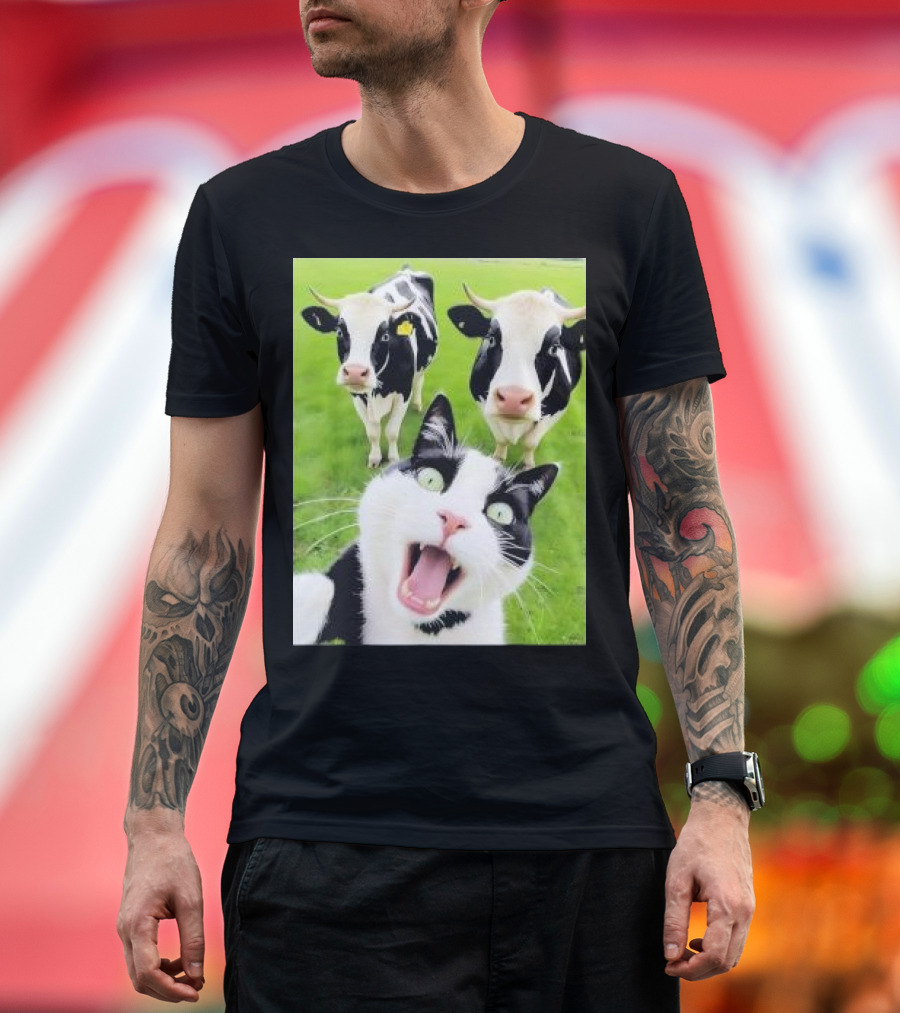 Cat and Cows Selfie Lover Animals T-Shirt