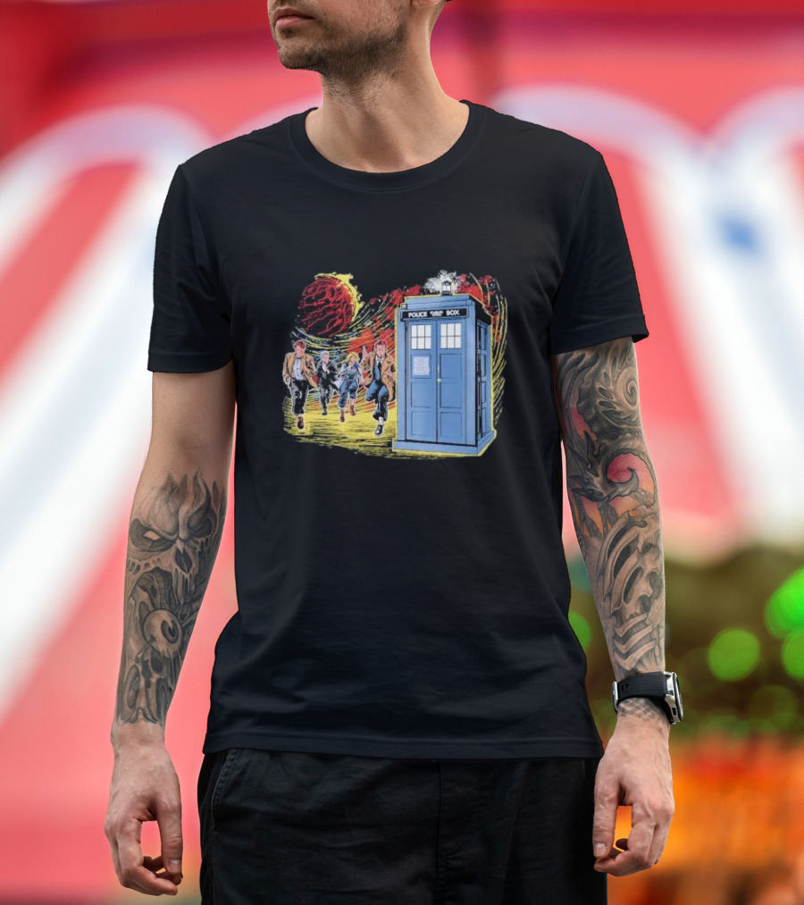 Police Public Box Time Travel Sci-fi Comics Chase With Doctor And Companions T-Shirt
