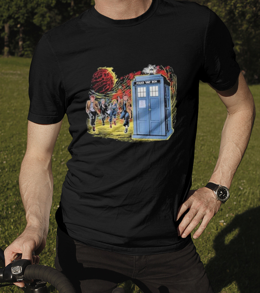 Police Public Box Time Travel Sci-fi Comics Chase With Doctor And Companions T-Shirt