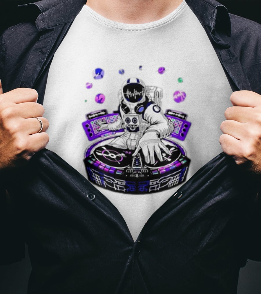 Astronaut Psychedelic DJ Psytrance Techno EDM Festival Space Music Bubbles T-Shirt