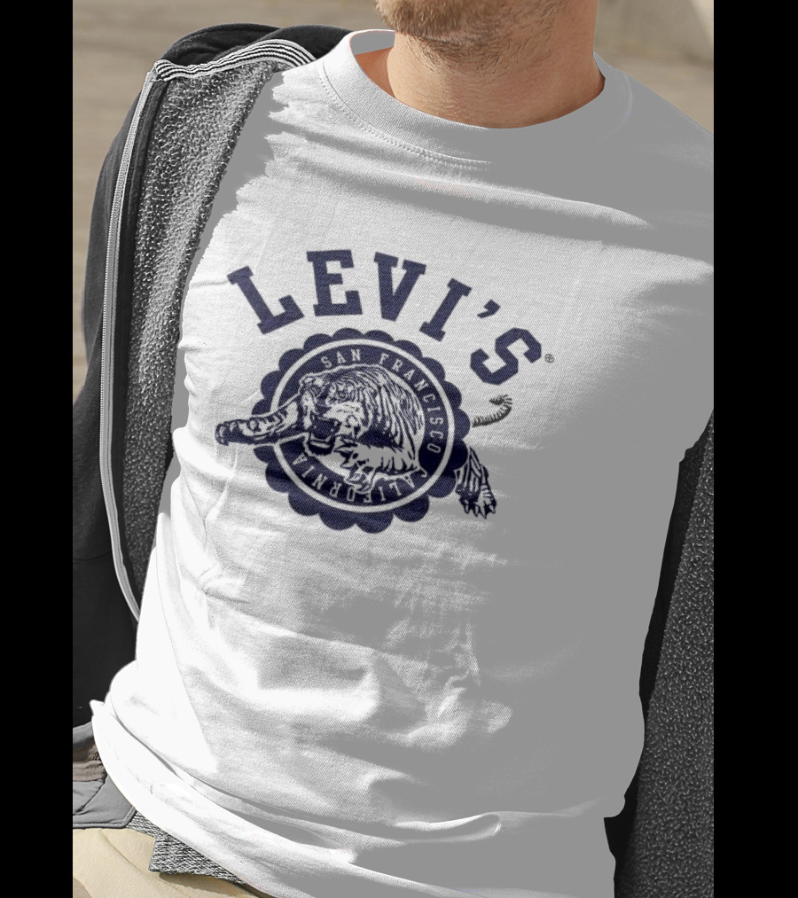 LEVI'S San Francisco California Tiger Badge T-Shirt