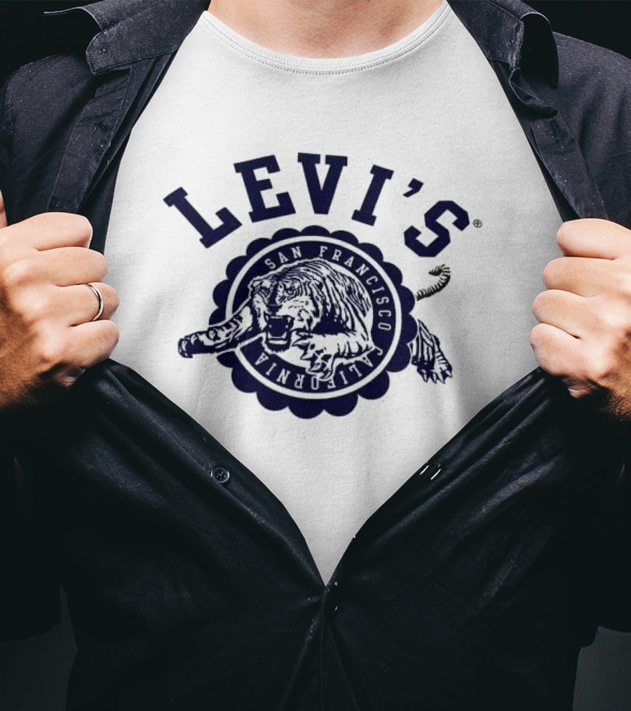 LEVI'S San Francisco California Tiger Badge T-Shirt