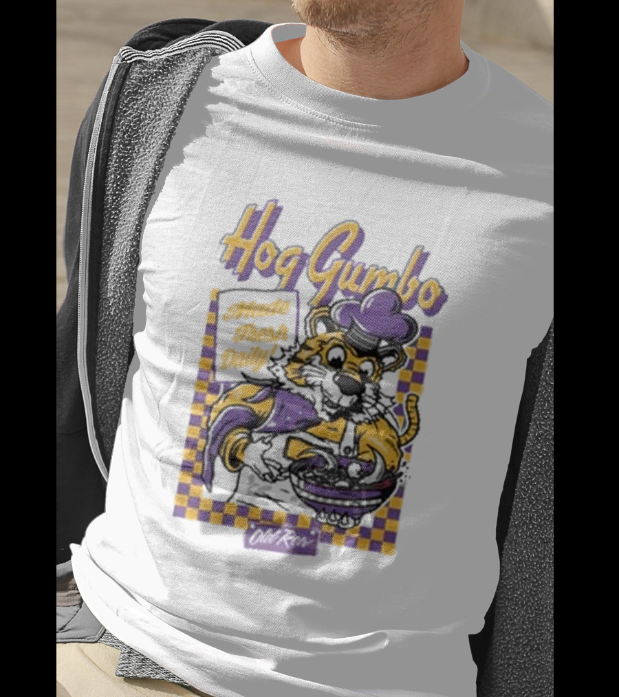 Old Row Hog Gumbo Made Fresh Daily Tiger Chef Purple Gold Checkered T-Shirt