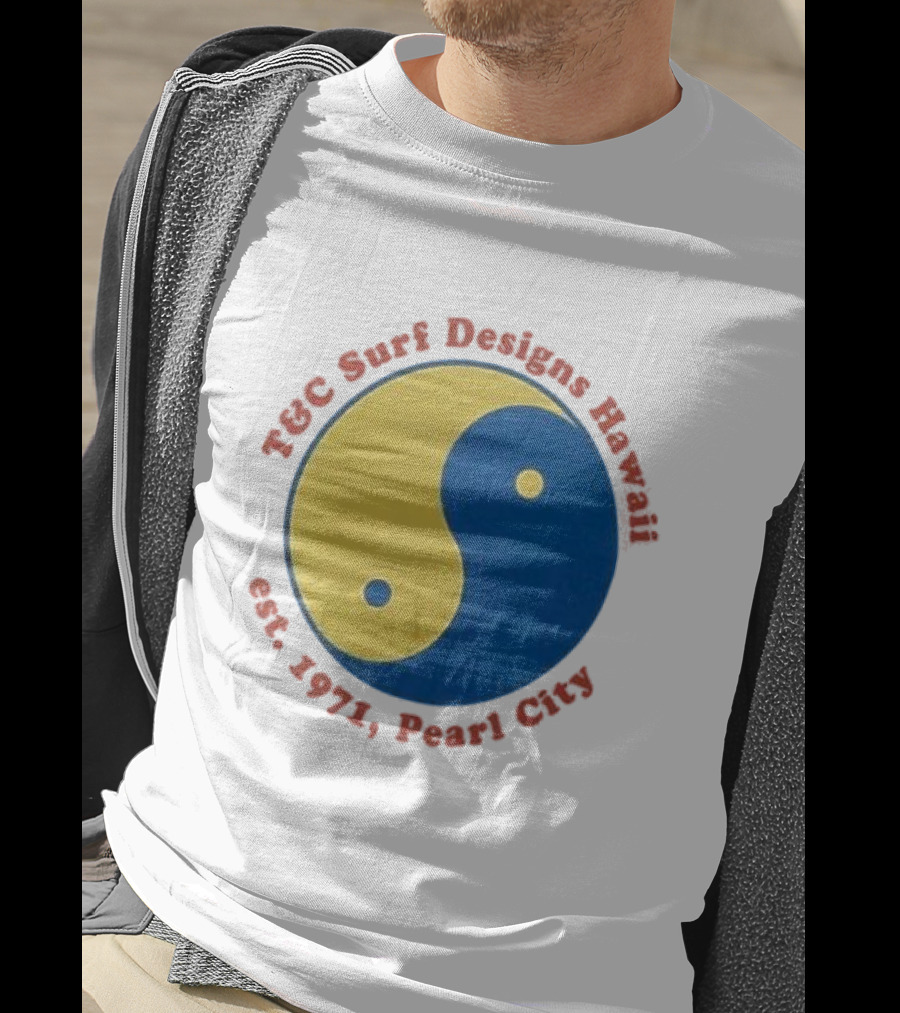 T&C Surf Designs Hawaii Est 1971 Pearl City Yin Yang T-Shirt