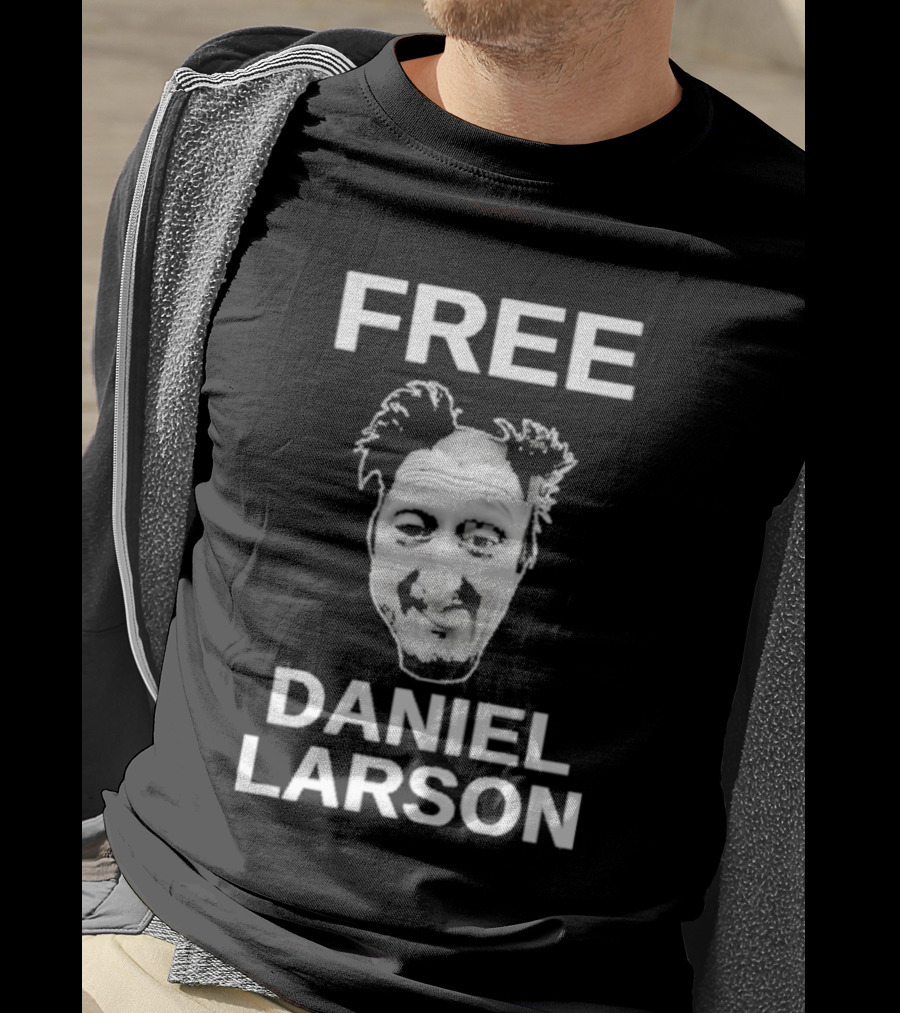 FREE DANIEL LARSON Face Meme T-Shirt