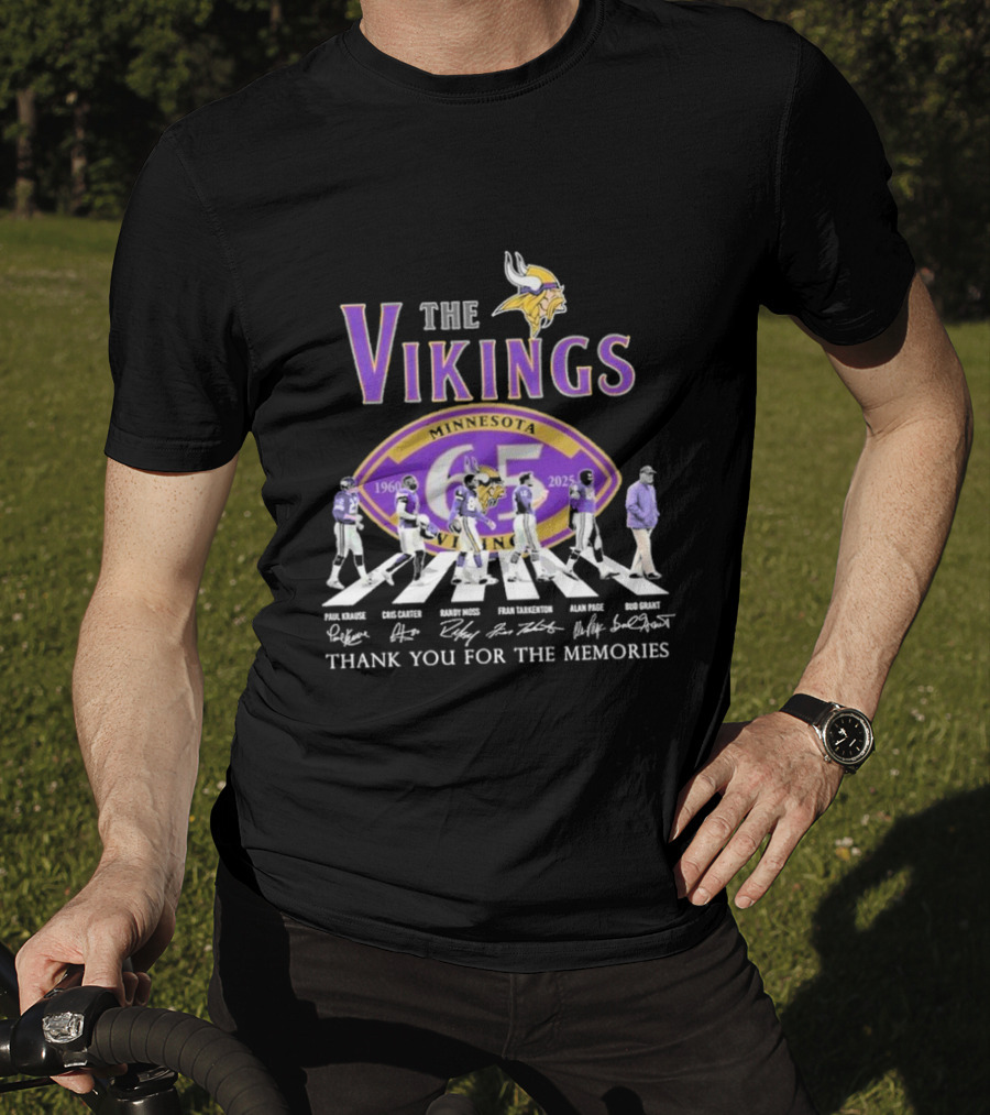 Minnesota Vikings Thank You For The Memories 1960-2025 Paul Krause Chris Carter Randy Moss Fran Tarkenton Alan Page Bud Grant T-Shirt