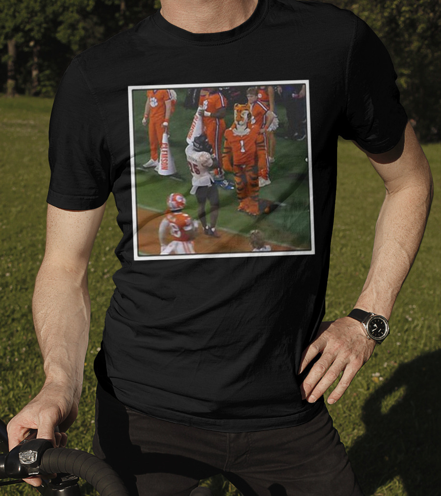 Clemson Tigers Mascot And Louisville Cardinals Player On Sideline T-Shirt