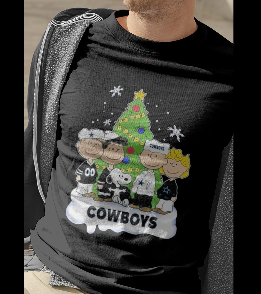 Cowboys Christmas With Snoopy And Peanuts Friends Holiday Tree T-Shirt