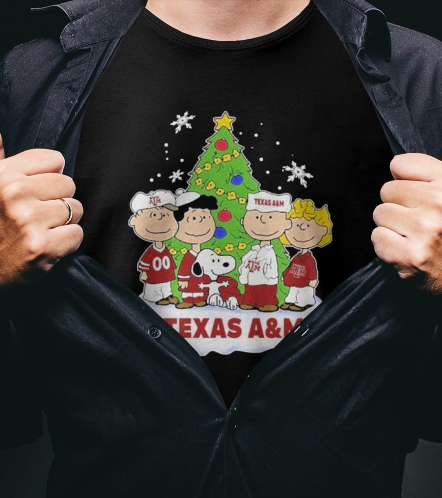 Texas A&M Aggies Christmas With Snoopy And Peanuts Characters T-Shirt