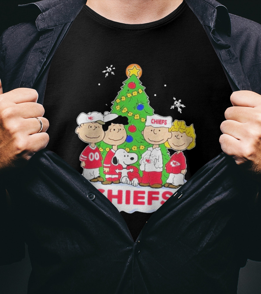 Kansas City Chiefs Snoopy Christmas Peanuts Characters Chiefs NFL Holiday T-Shirt