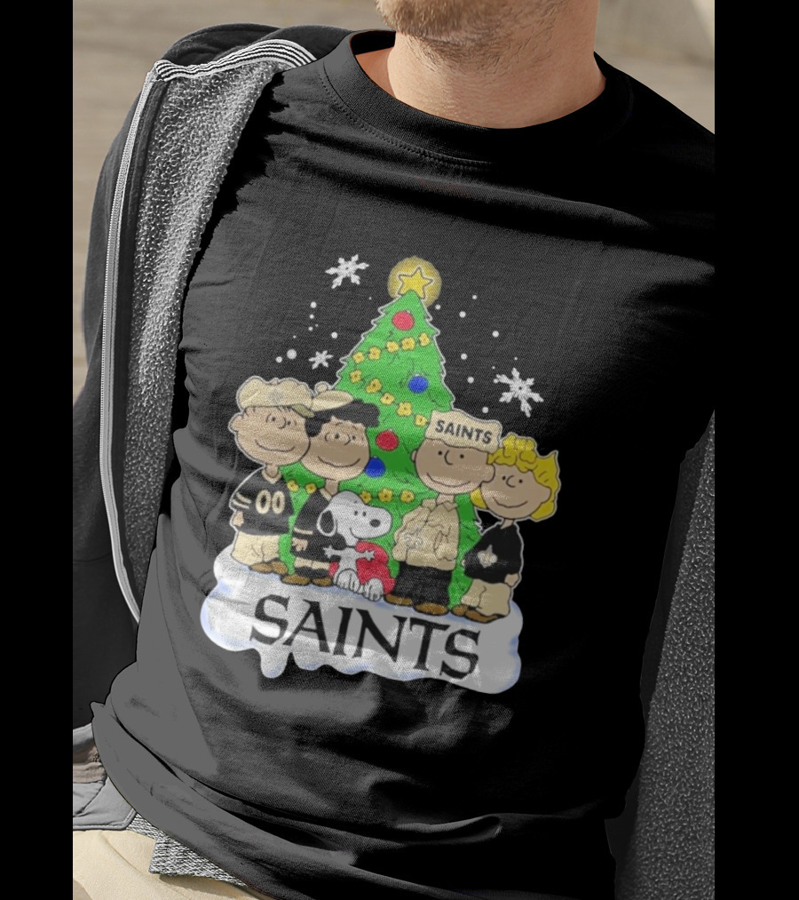 New Orleans Saints Snoopy Christmas Tree Peanuts Characters Snowflakes T-Shirt