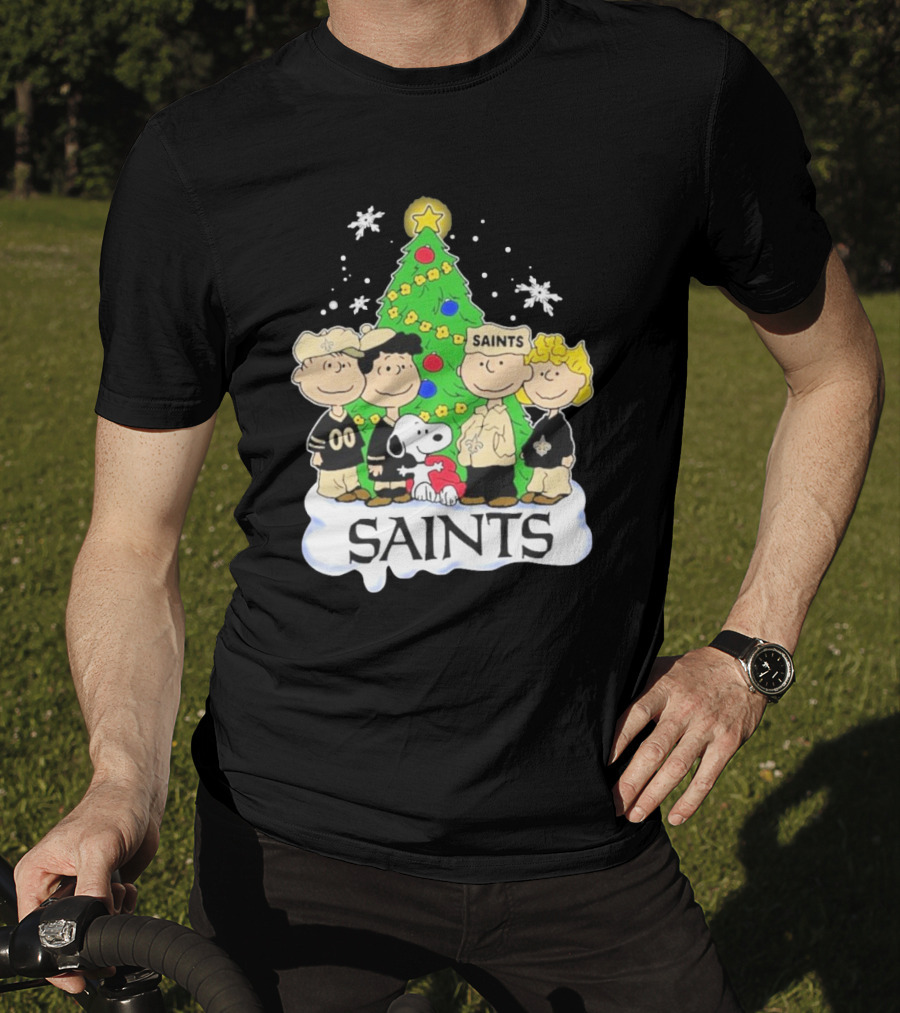 New Orleans Saints Snoopy Christmas Tree Peanuts Characters Snowflakes T-Shirt