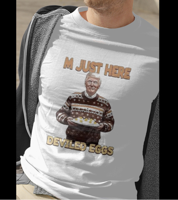 Thanksgiving M Just Here For Deviled Eggs Sweater Holding Plate T-Shirt