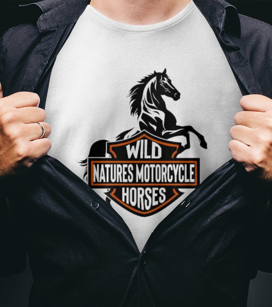 Wild Natures Motorcycle Horses Hang Over Gang Iconic Wild Horse Badge Motif T-Shirt