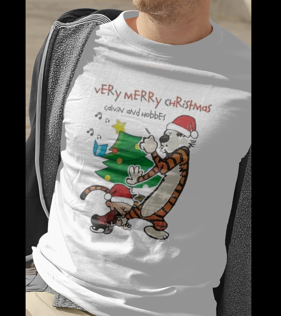 VErY MERRY ChrIStmAS Calvin And Hobbes Santa Hats Christmas Tree Dance T-Shirt