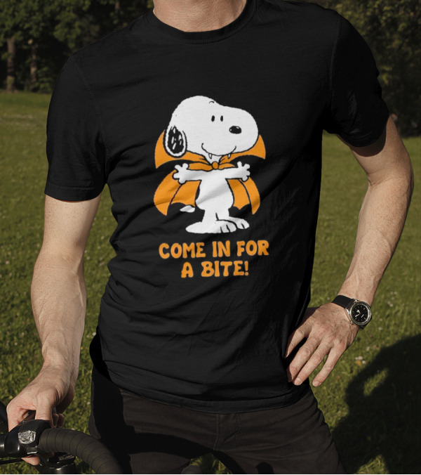 Peanuts Snoopy Vampire Come In For A Bite Halloween Costume T-Shirt
