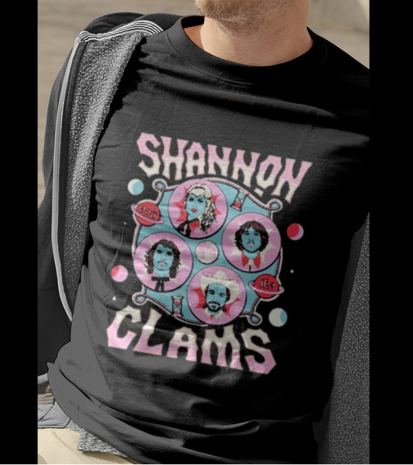 Shannon Clams 2024 Tour With Band Members In Retro Cosmic T-Shirt