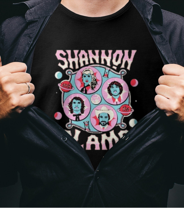 Shannon Clams 2024 Tour With Band Members In Retro Cosmic T-Shirt