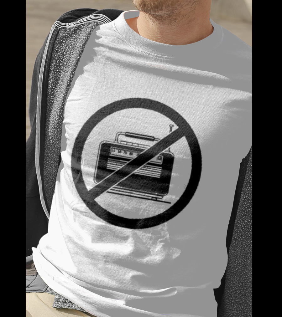 The Kay Settes Starring Butchers Blind No Radio T-Shirt