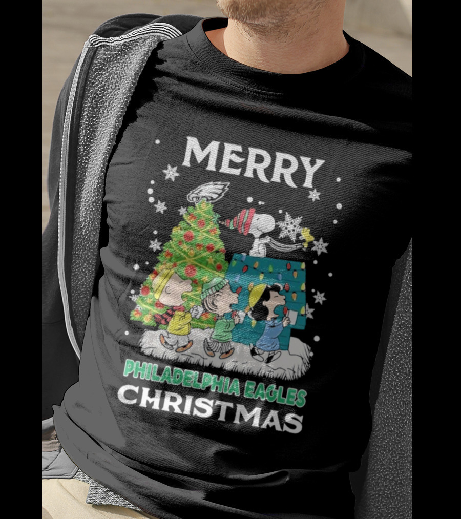 Merry Philadelphia Eagles Christmas Charlie Brown Snoopy Woodstock T-Shirt