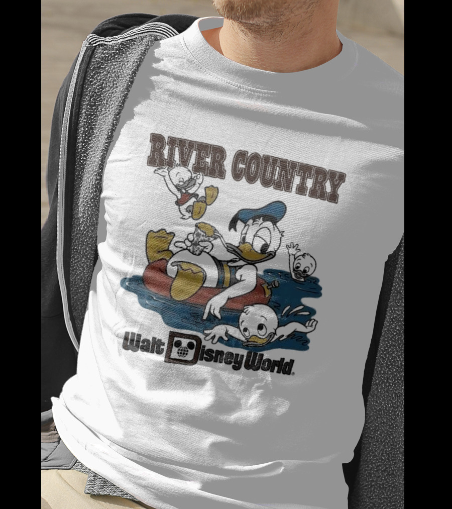 Walt Disney World River Country Duck Characters Floating Scene T-Shirt