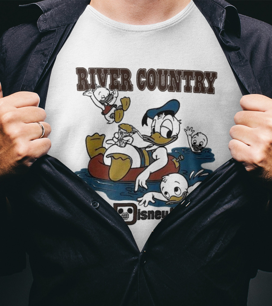 Walt Disney World River Country Duck Characters Floating Scene T-Shirt