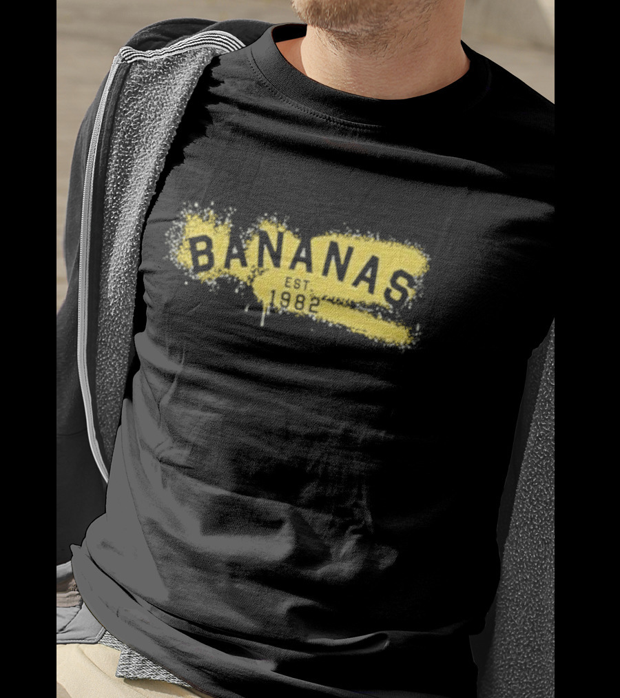 Bananas Est 1982 Vintage Graffiti Style Yellow Brushstroke T-Shirt