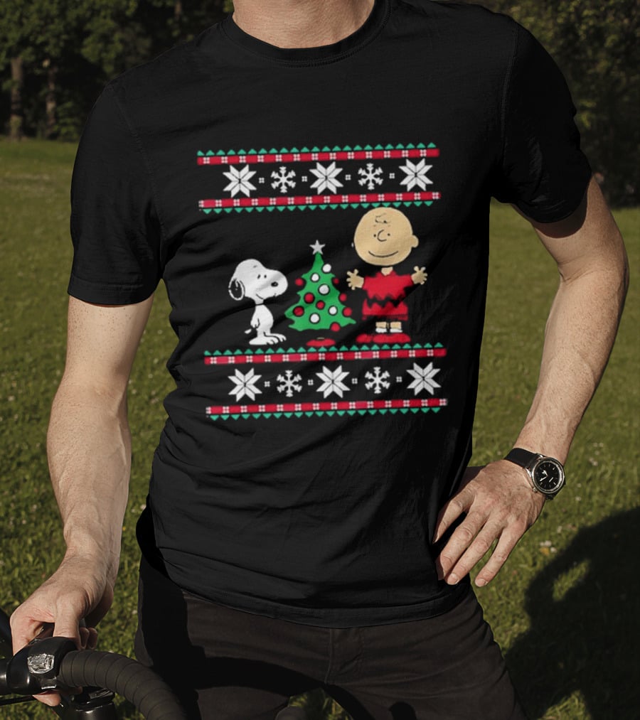 Snoopy And Charlie Brown With Christmas Tree T-Shirt