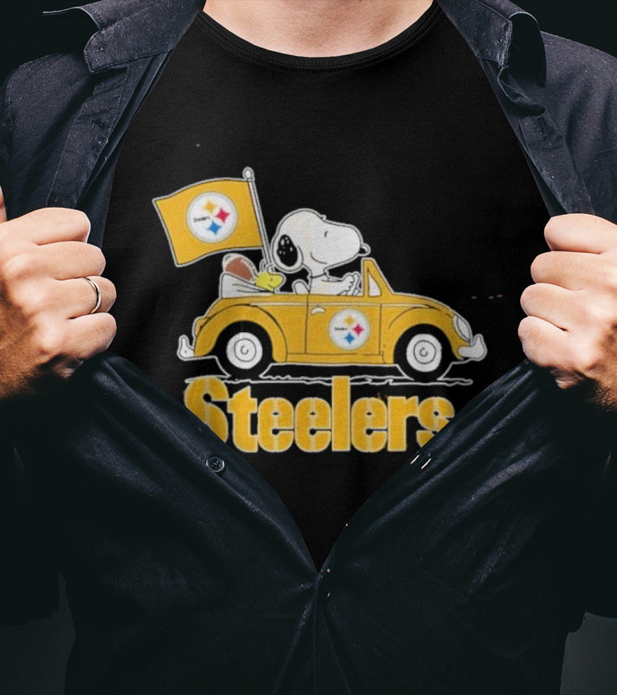 Pittsburgh Steelers Snoopy Driving Car With Flag T-Shirt