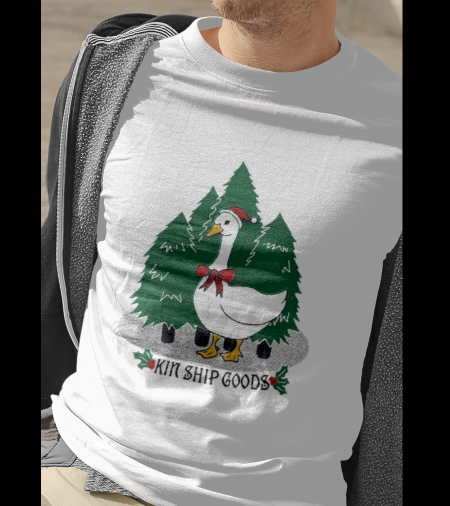 Kin Ship Goods Santa Claus Duck Christmas Trees Merry Christmas T-Shirt