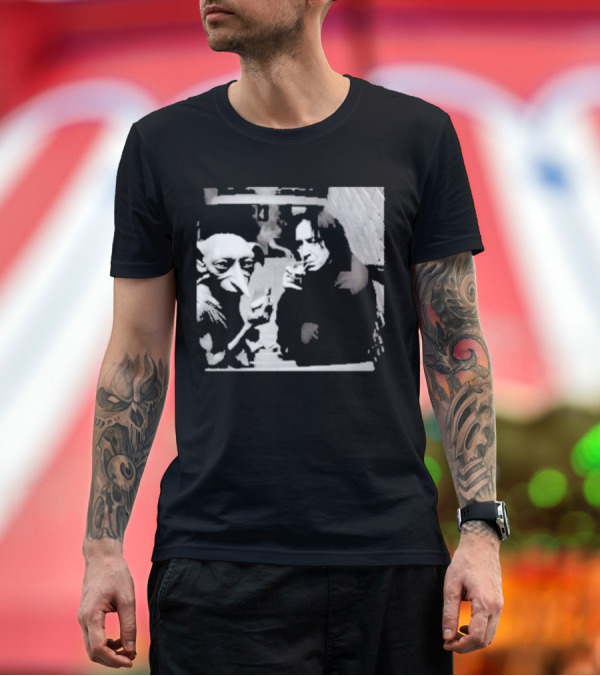 Premium T-Shirt: Dobby and Snape Smoking in T-Shirt Dobby and Snape Smoking in T-Shirt