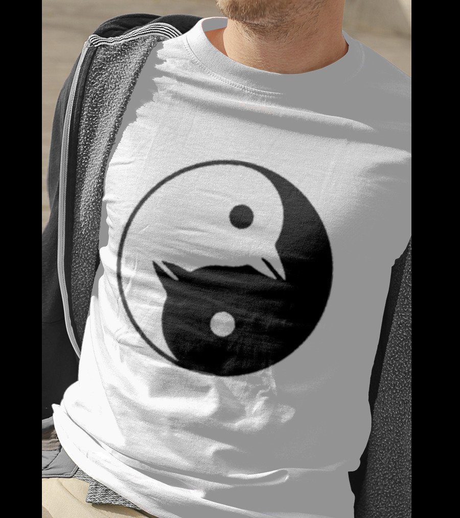 Yin Yang Penguins Pinguini Tattici Nucleari T-Shirt