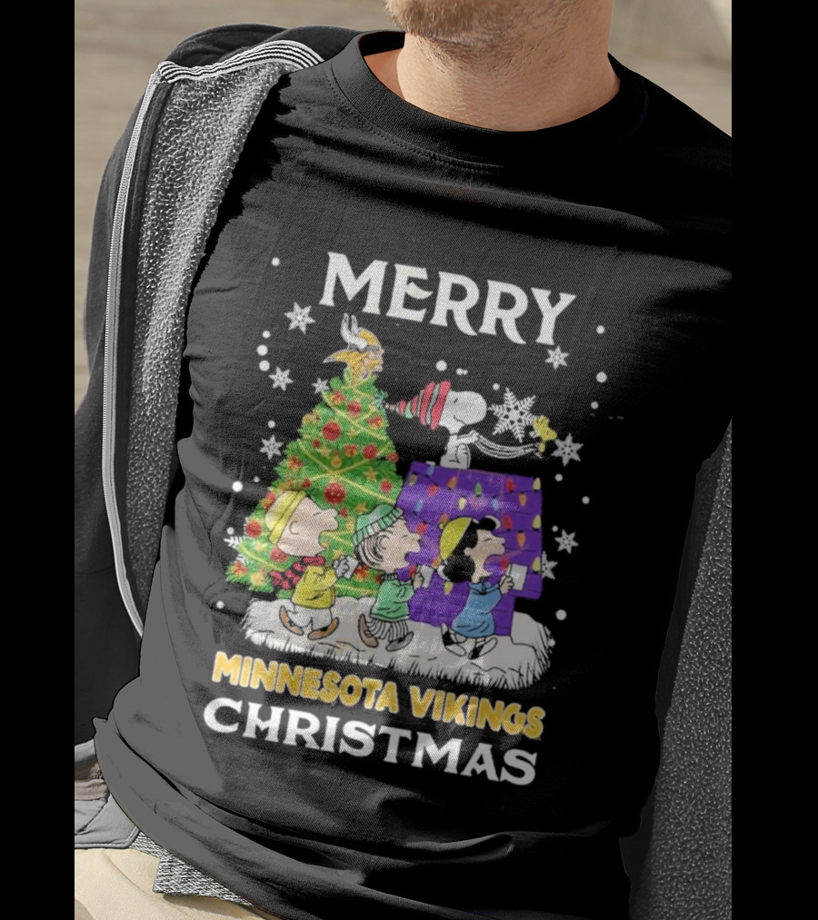 Merry Christmas Minnesota Vikings Snoopy Peanuts Holiday T-Shirt
